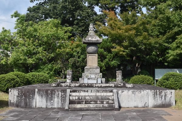 The grave of Princess Centipede.