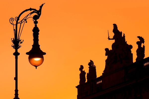 Berlin is home to more than half the world’s working gas streetlamps. They first illuminated Unter den Linden, Berlin’s central boulevard, almost two centuries ago.