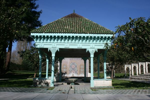 Bordeaux twin city garden celebrating Casablanca
